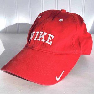 NIKE Vintage Men’s Red Adjustable Y2K Baseball Cap Hat